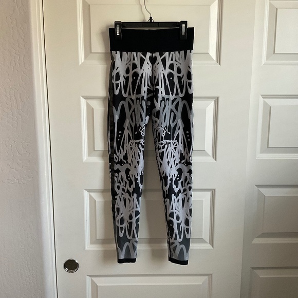 Ultracor Get it Fast Graffiti Leggings - Size Medium